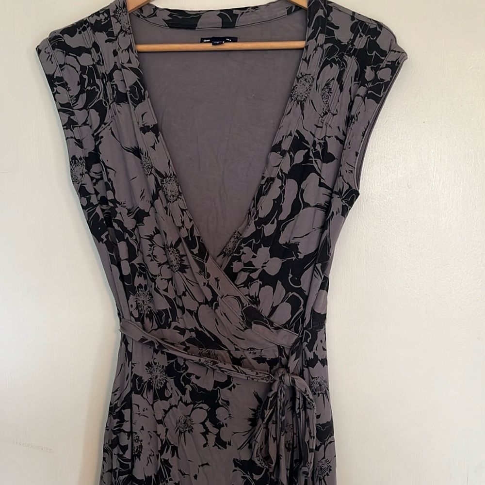 Gap Floral Wrap Dress Gray Size Medium